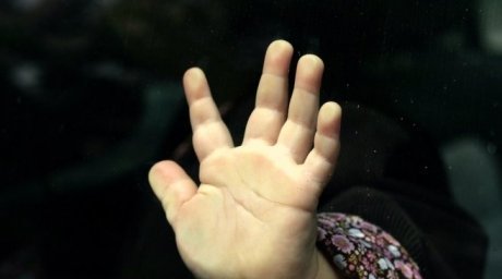 Впавшая в кому двухлетняя девочка в Павлодаре скончалась