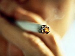 Дефицит витамина D вызывает нарушение работы легких у курильщиков 